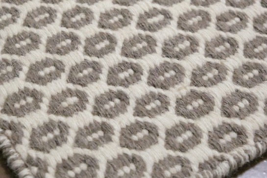 Snowdrop Ivory Green Sample 1x1